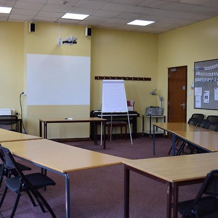 Ludlow Mascall Centre Екстер'єр фото