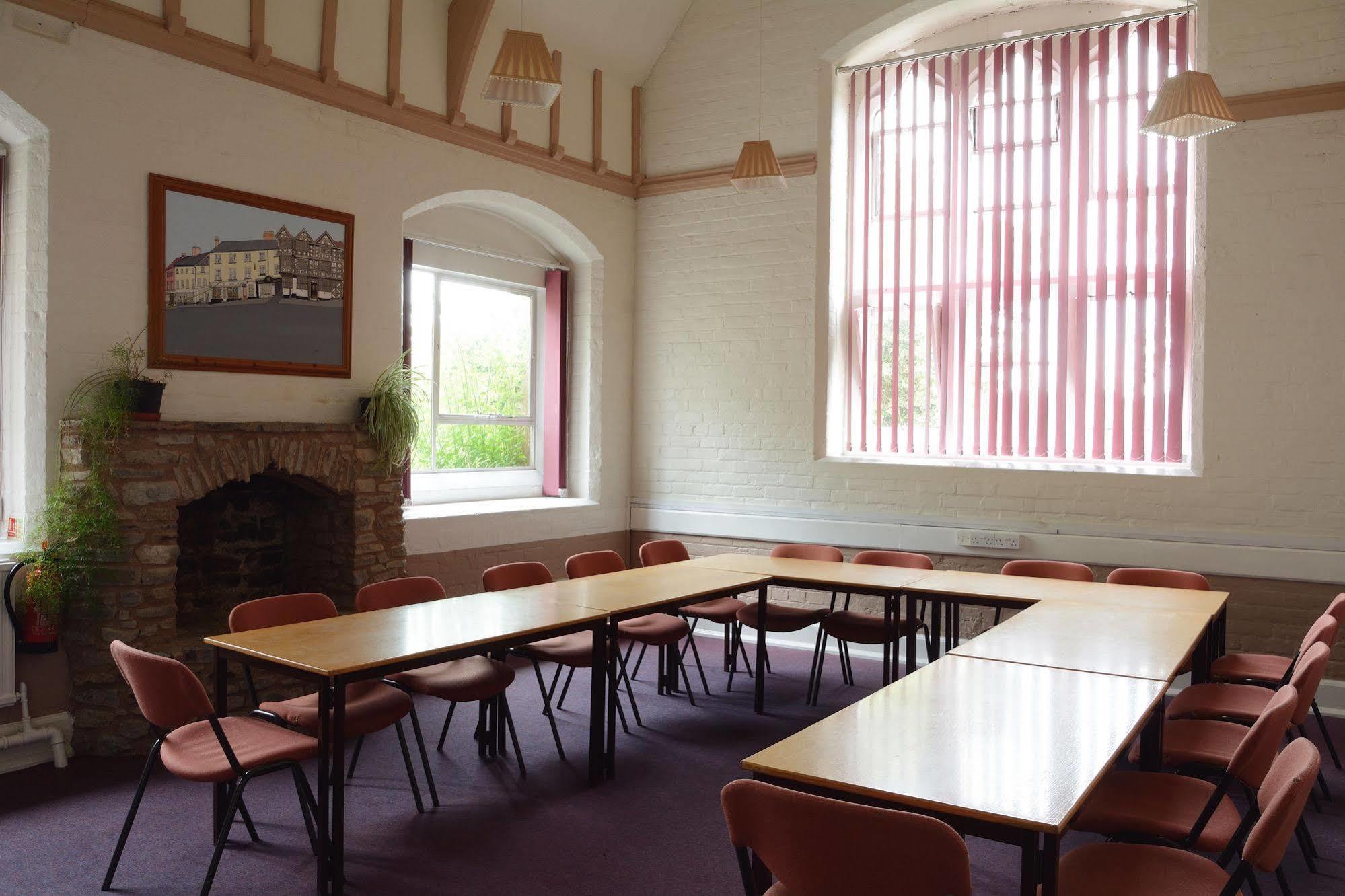 Ludlow Mascall Centre Екстер'єр фото