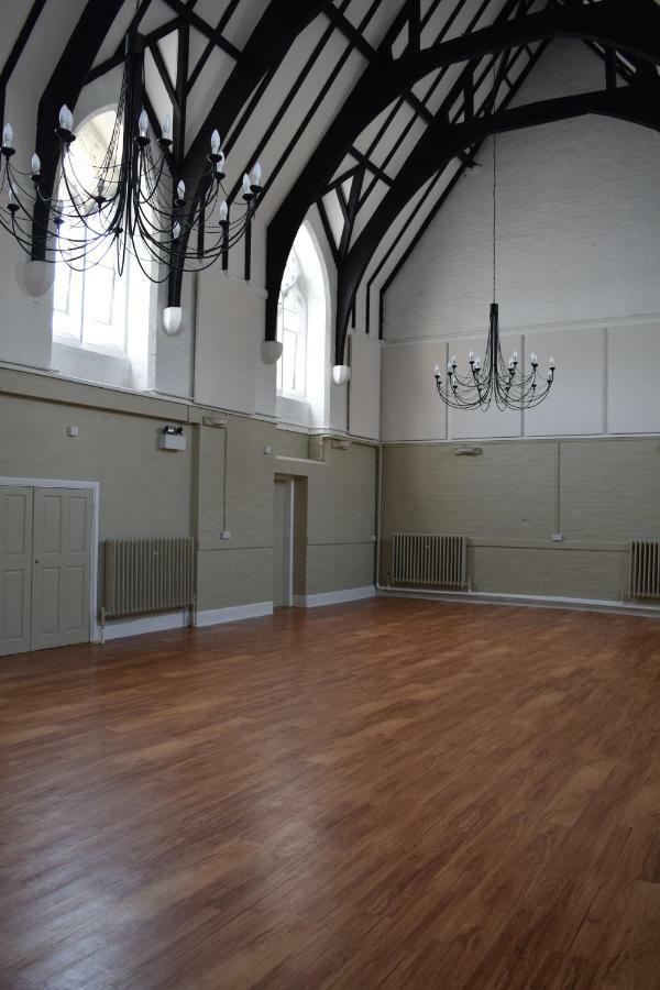 Ludlow Mascall Centre Екстер'єр фото